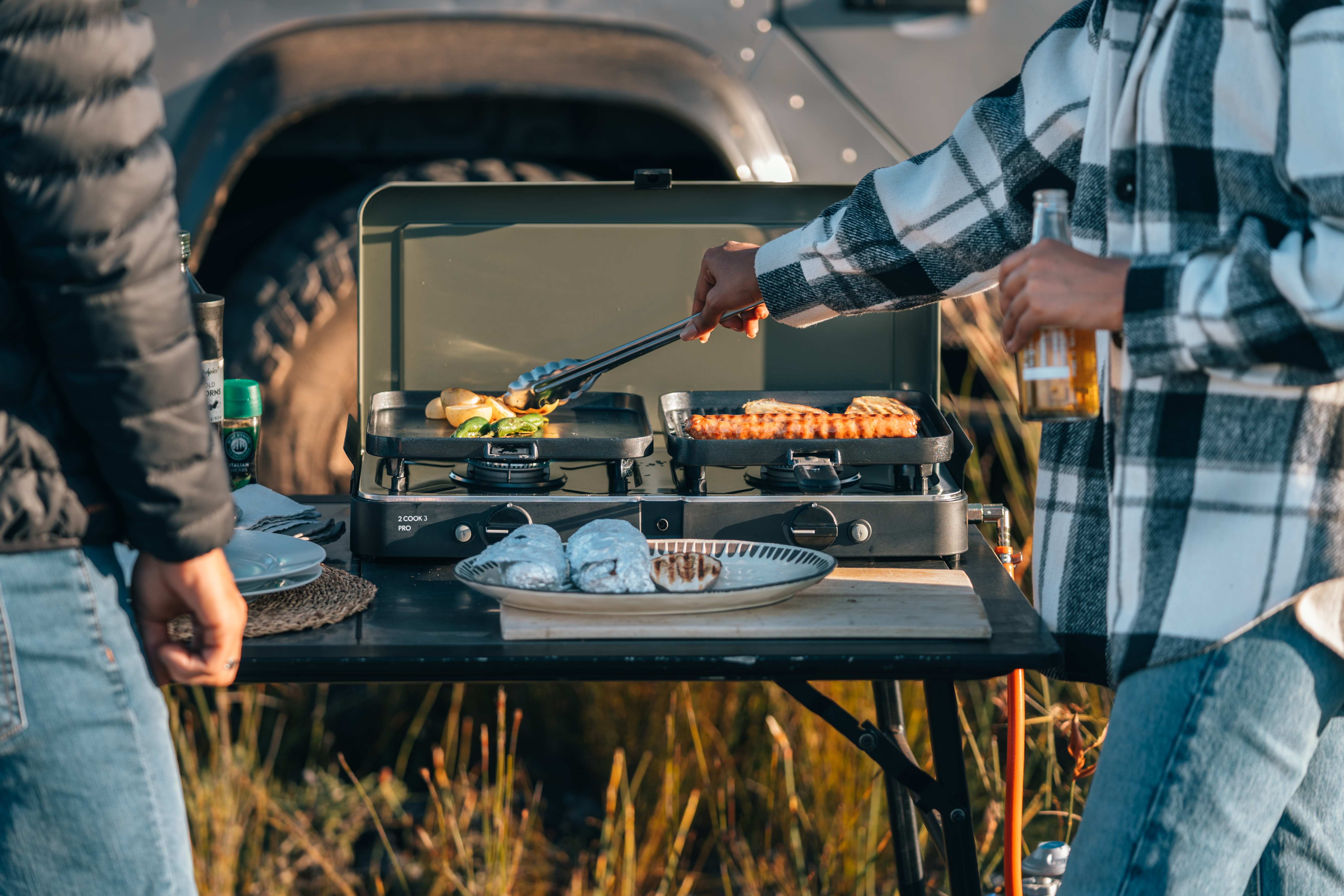 5 kreative Möglichkeiten, deinen Campinggrill bei deinem nächsten Campingausflug zu nutzen 