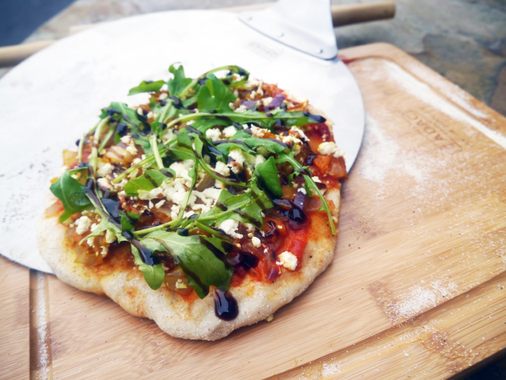 Heb geleerd zuigen Socialisme Pizza bakken op je barbecue met een CADAC pizzasteen | Blog